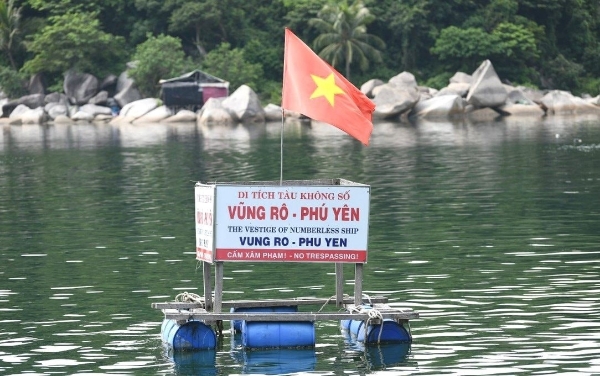 Hình ảnh cho bài viết Kỷ niệm 60 năm bến Vũng Rô tiếp nhận chuyến hàng đầu tiên của Tàu Không số vào bến (28/11/1964 - 28/11/2024): Huyền thoại Tàu Không số và bến Vũng Rô